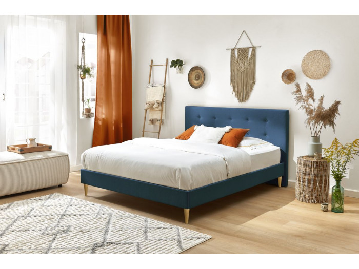 Rama łóżka RORY z listwami z litego drewna i nóżkami z drewna naturalnego 180 x 200 cm
