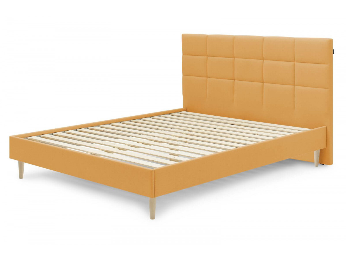 Rama łóżka CARRE z listwami z litego drewna i nóżkami z naturalnego drewna 160 x 200 cm